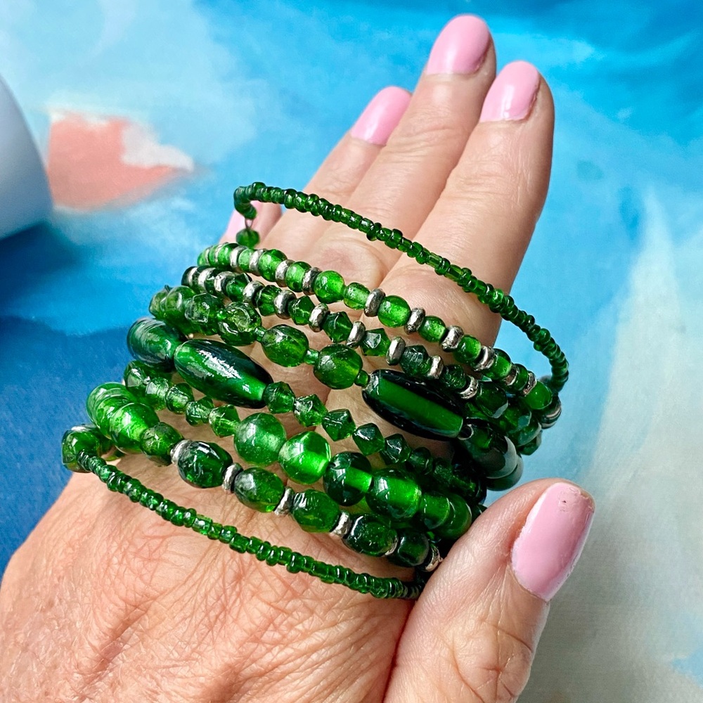 Vintage Green Glass Wire Wrap Bracelet - Picture 4 of 7